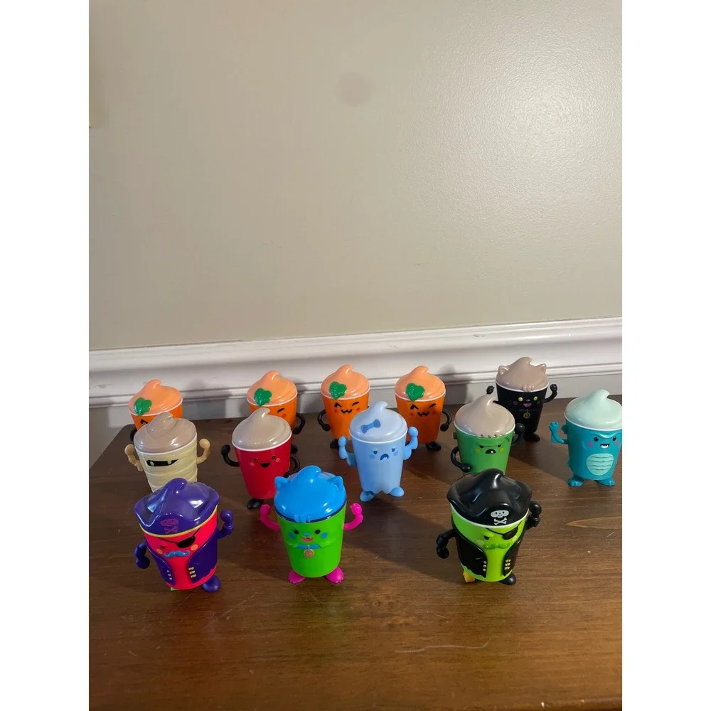 Frosty frights Halloween Collectible Figures Lot of 13 Pumpkin Pirate Mummy more